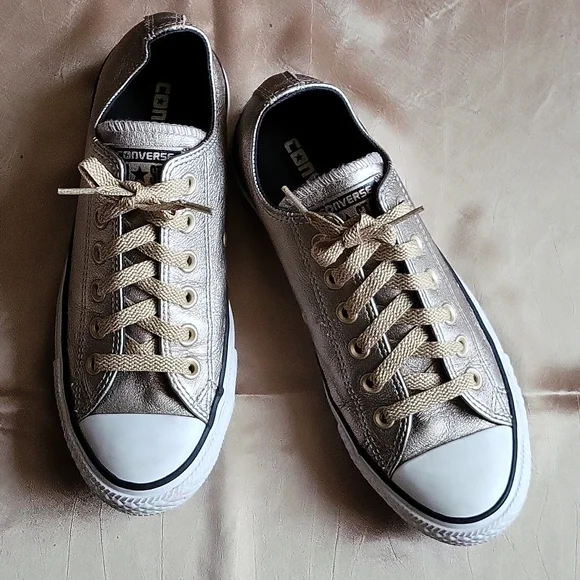 Converse All Star EUC women's metallic gold tennis shoes size 7 - Picture 1 of 9